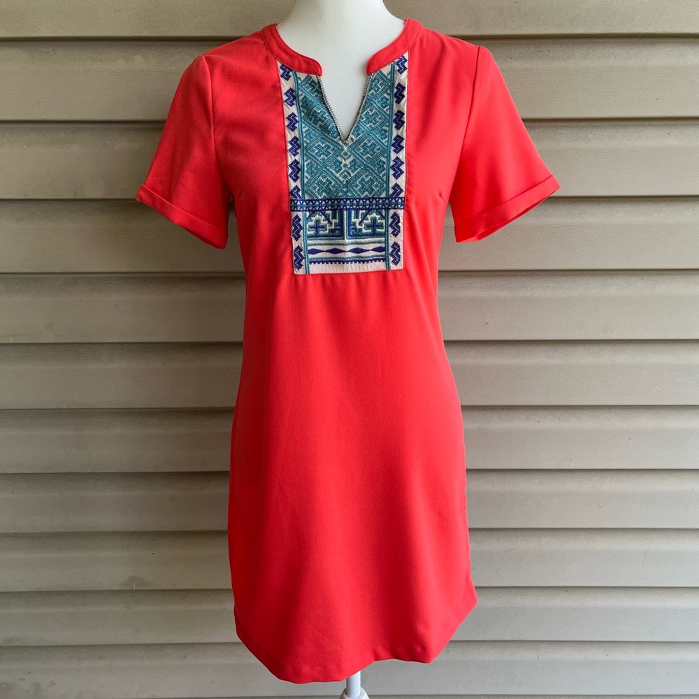 •Under Skies• Coral Shift Dress with Embroidered Yoke - Size Small